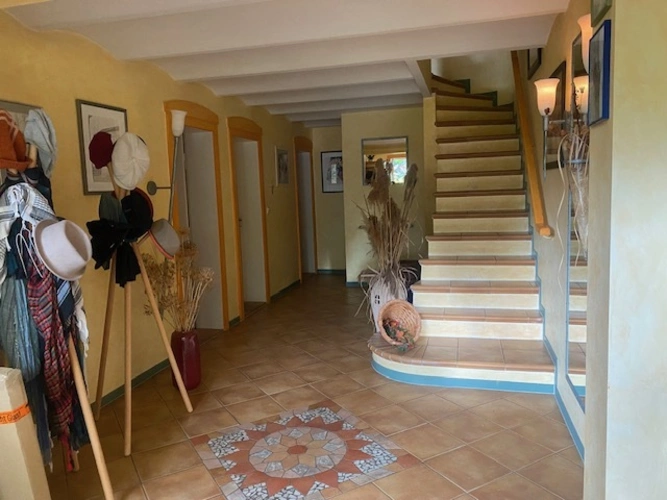 Diele unten Treppe nach oben