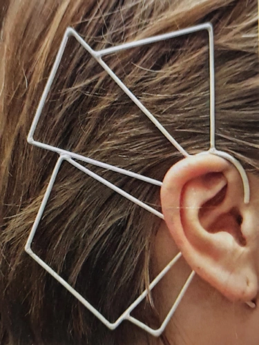 höchst individueller silberner Ohrschmuck 