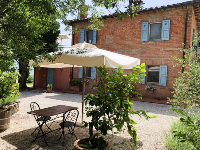 Cantagallina II, Sitzplatz