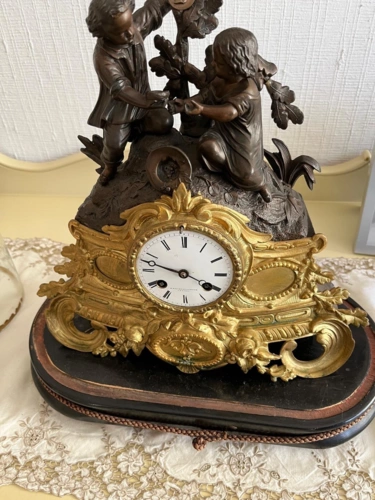 franz. Uhr mit Haube 