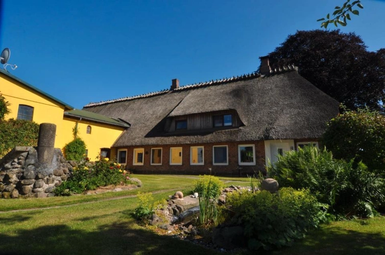 Hinteransicht Haupthaus