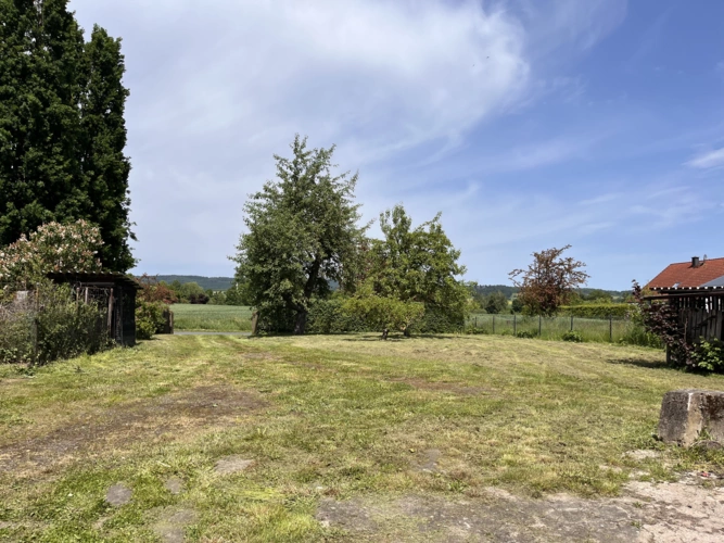 Garten mit separater Zufahrt