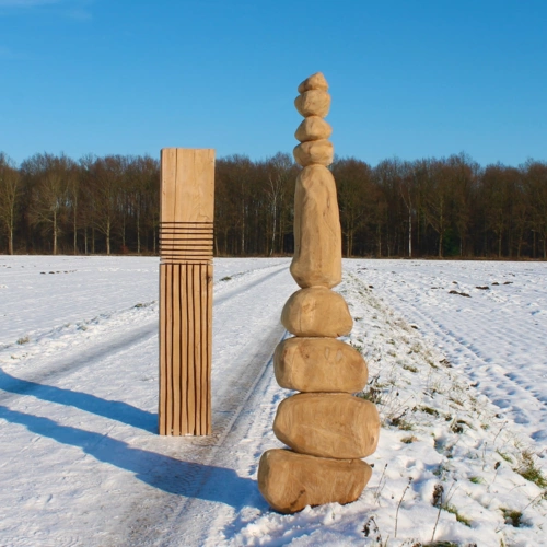 Holzskulpturen auf Anfrage