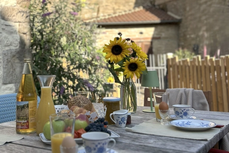 Frühstück im Innenhof